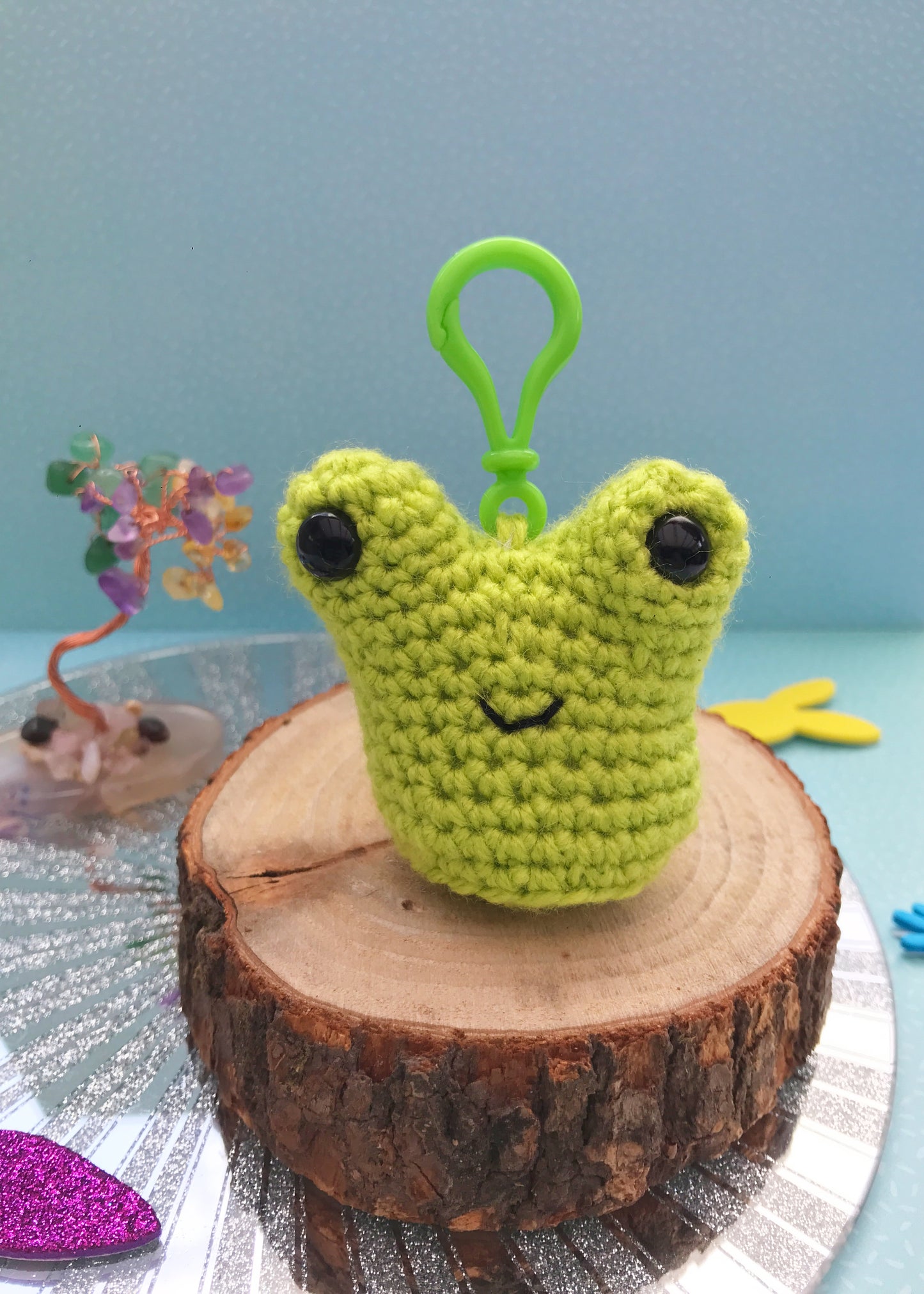Amigurumi crochet pattern no sew frog - crochet frog gift