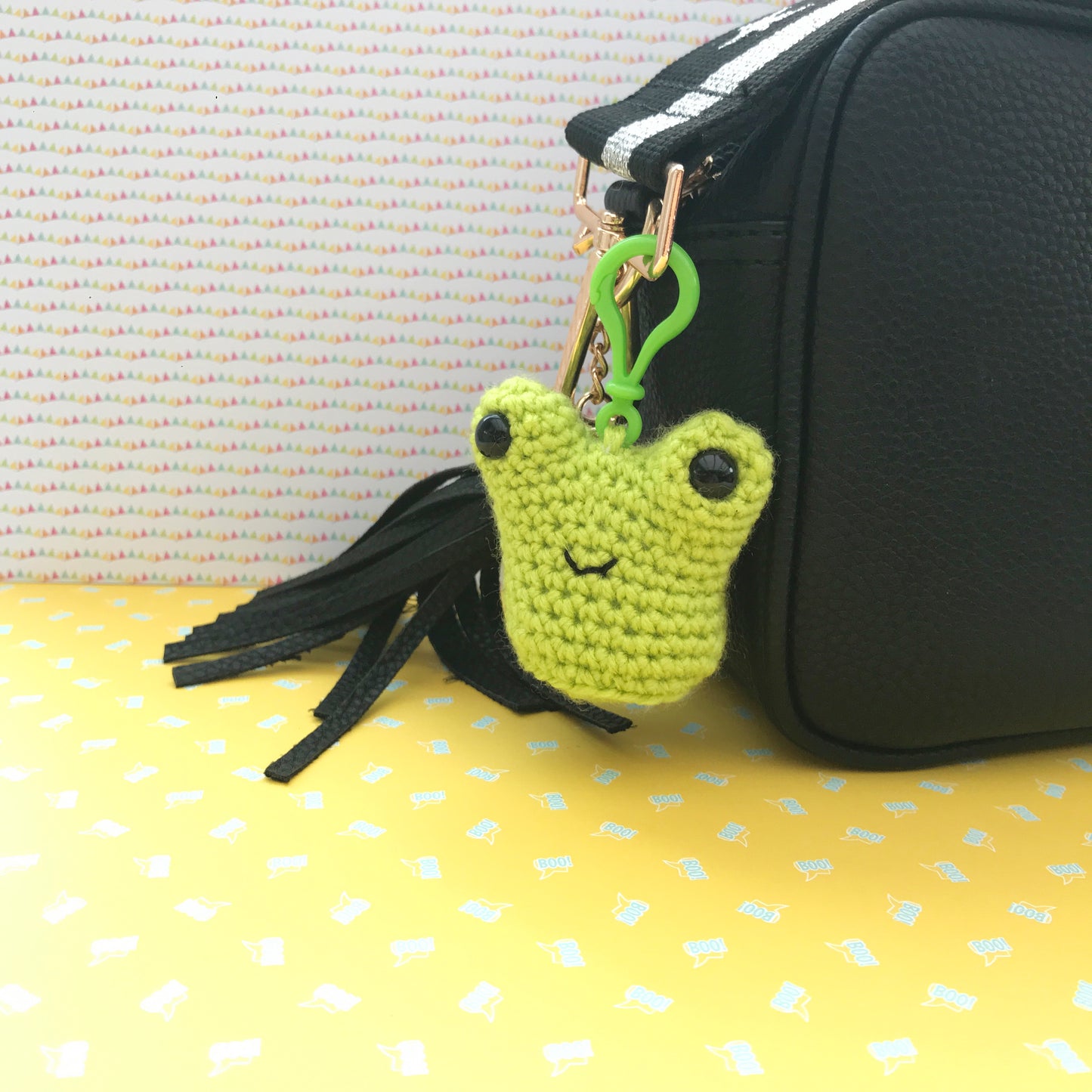 Amigurumi crochet pattern no sew frog - crochet frog gift