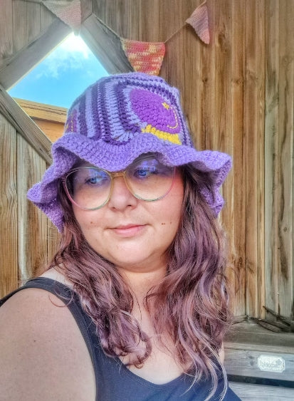 Crochet granny square bucket hat pattern - Digital download crochet summer hat with a celestial pattern