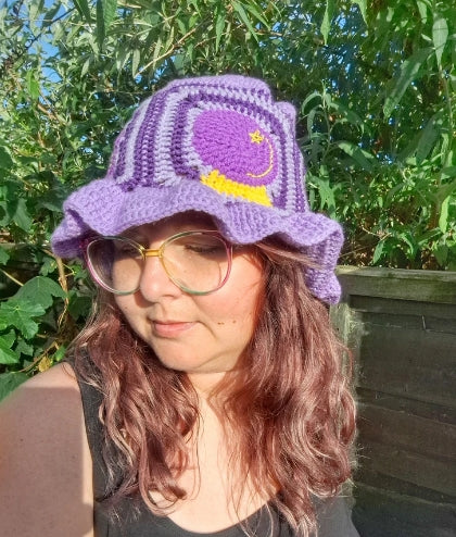 Crochet granny square bucket hat pattern - Digital download crochet summer hat with a celestial pattern