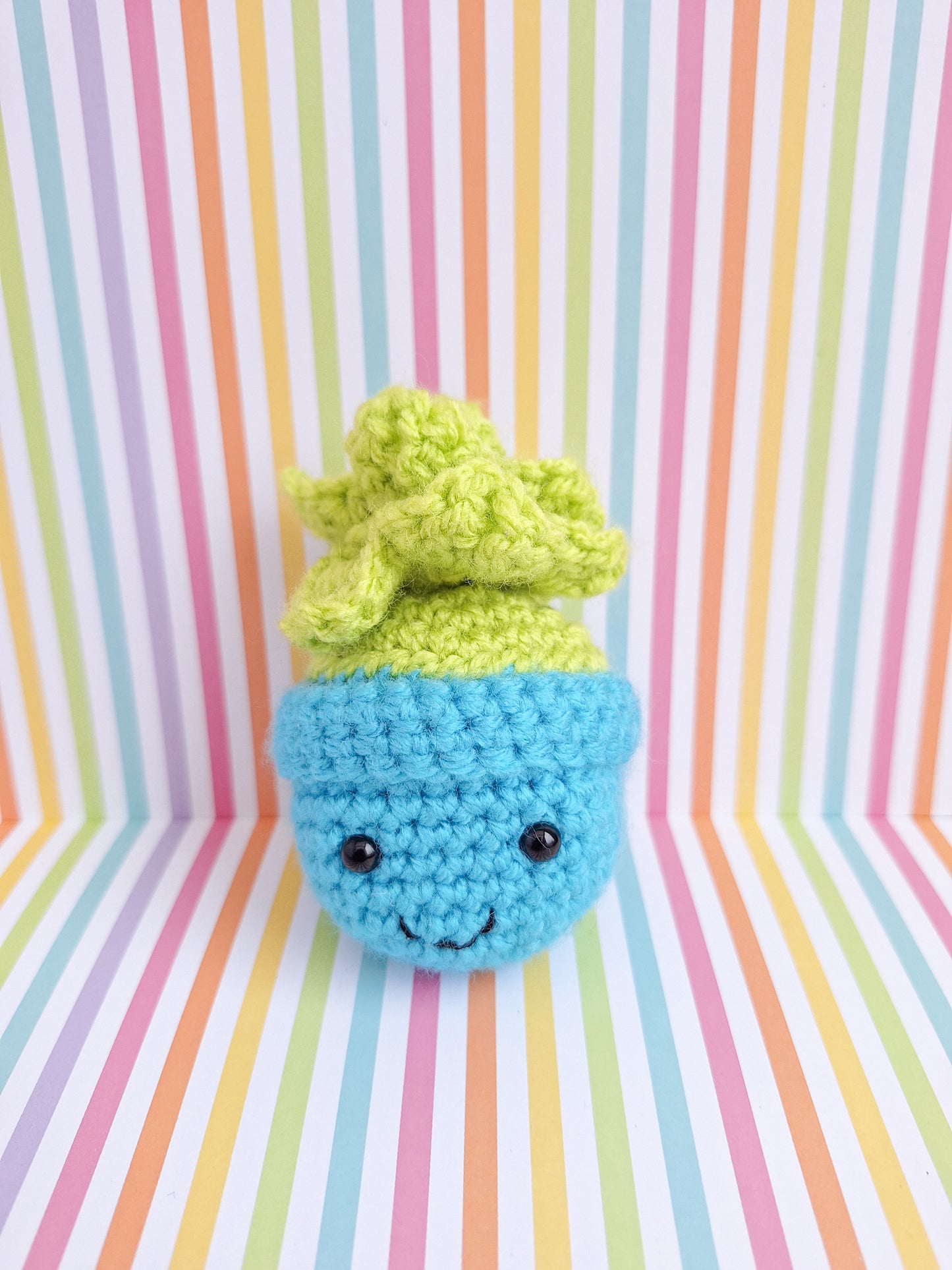 Crochet amigurumi pattern - fake small succulent crochet pattern for succulent lovers