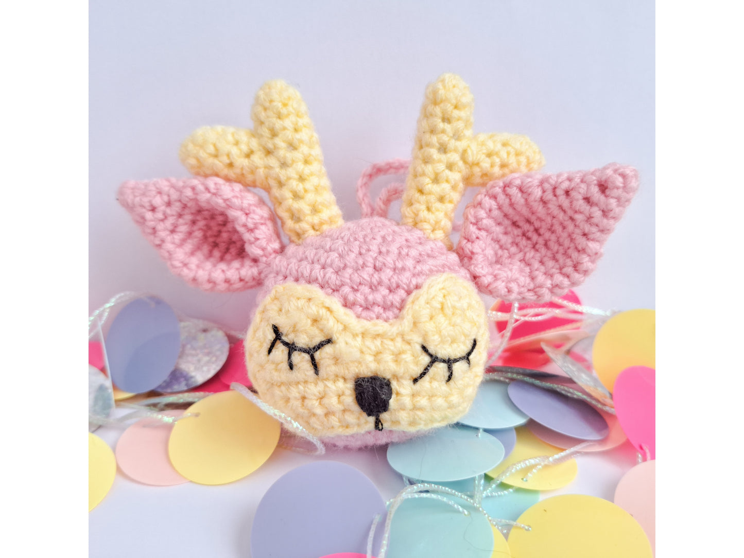 Reindeer crochet bauble pattern - Kawaii vintage style amigurumi