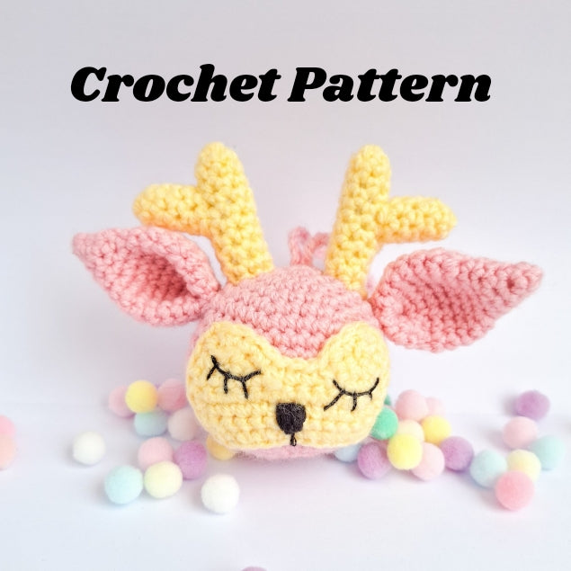 Reindeer crochet bauble pattern - Kawaii vintage style amigurumi