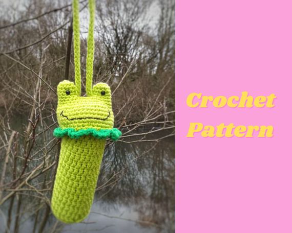 Crochet bottle holder pattern, frog bottle, frog gifts, crochet bottle holder, crochet bottle bag, yoga gift, walking gift, DIGITAL DOWNLOAD