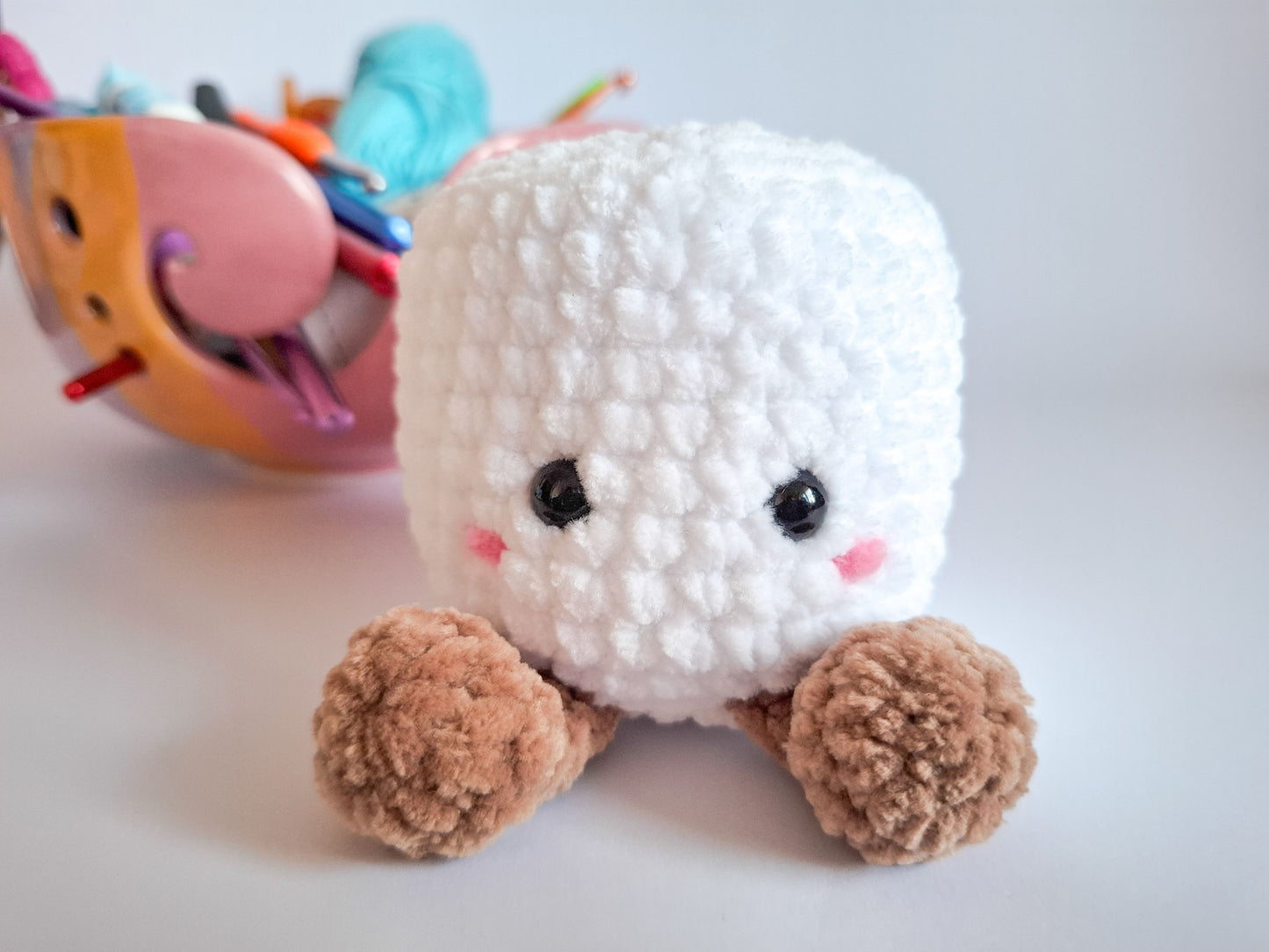 Marshmallow easy crochet pattern - Beginner crochet pattern using just 1 stitch