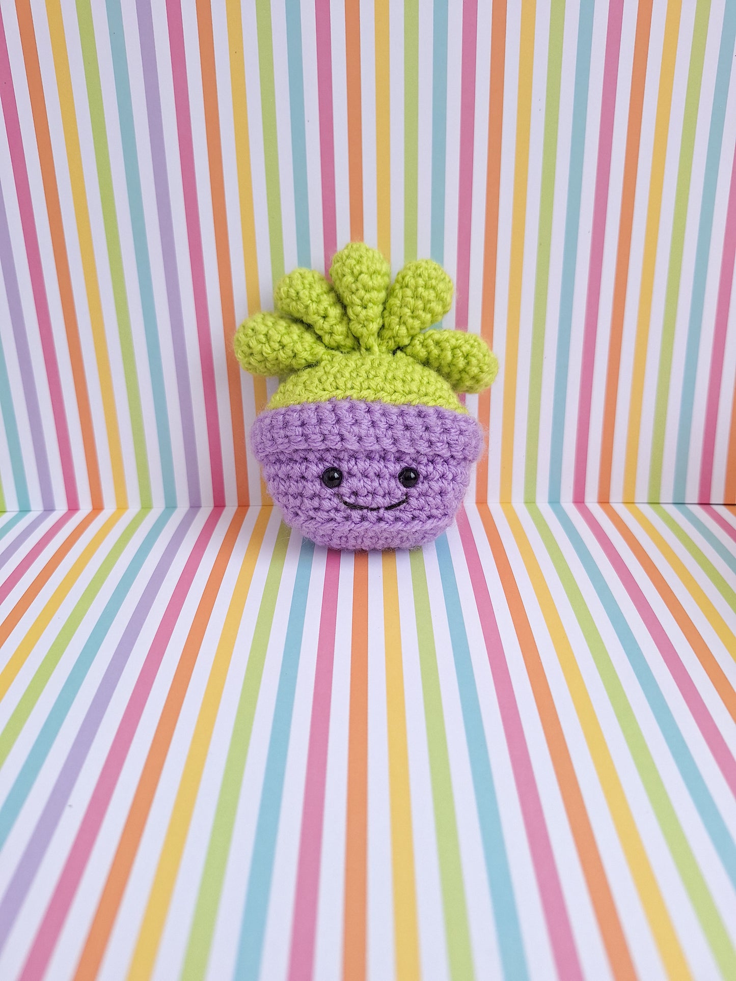 Crochet amigurumi pattern - fake small succulent crochet pattern for succulent lovers